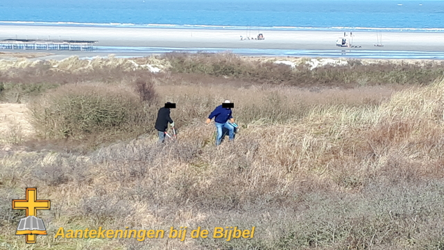 Schiermonnikoog, vandalen bezig in de duinen